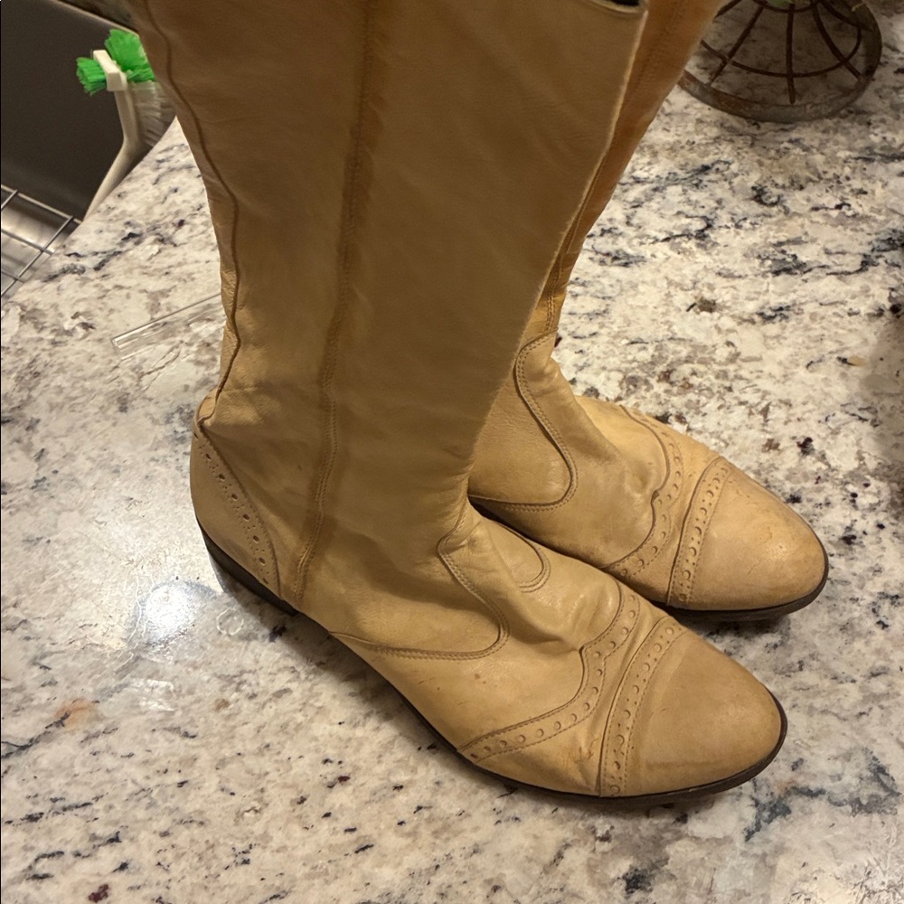 MOMA handmade made in Italy $$$$Magnolia Pearl vibe  Leather Boots. 40